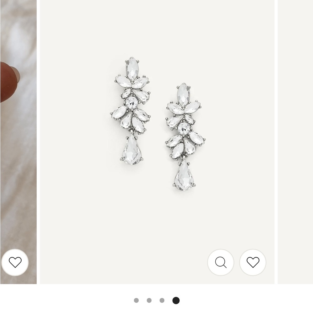 NWT Stunning Crystal Drop Earrings
